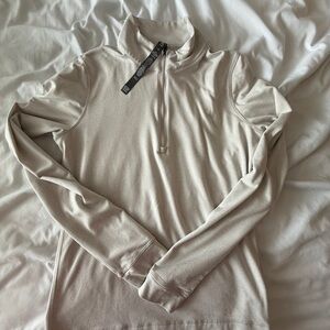 Vuori Quarter-Zip Pullover in Light Beige/gray